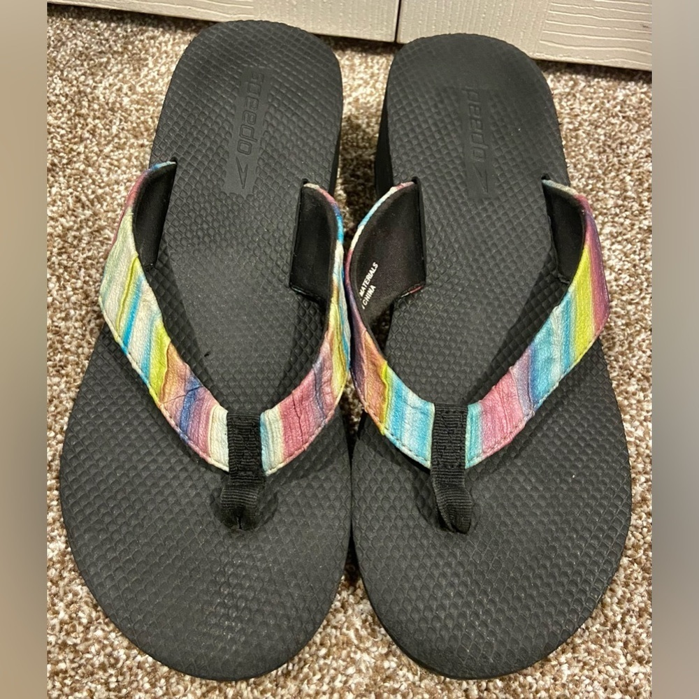 Speedo Flip Flops Women’s Size 9 Rainbow Striped